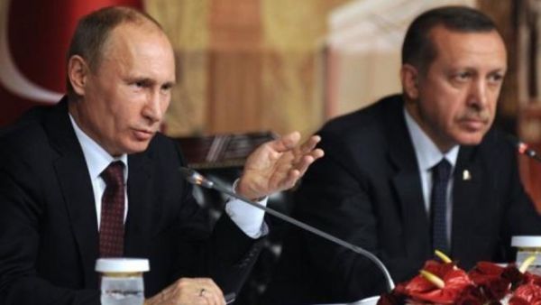 رئيس الوزراء التركي رجب طيب اردوغان في مؤتمر صحافي مع الرئيس الروسي فلاديمير بوتين في اسطنبول
