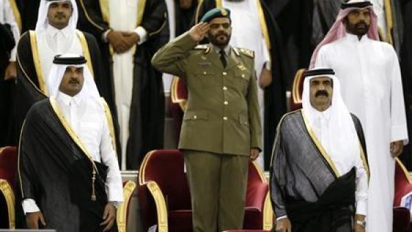 حمد بن خليفة ونجله الشيخ تميم بن حمد آل ثاني
