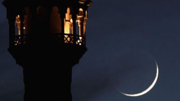 The survey noted that 44.5 percent of those surveyed said employer efficiency is not affected, and 55 percent claim that important decisions and vital meetings are not postponed till the holy month is over. 
