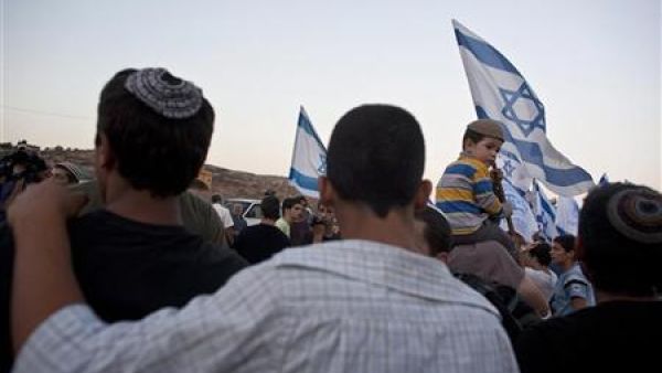 مستوطنون قرب نابلس شمال الضفة الغربية