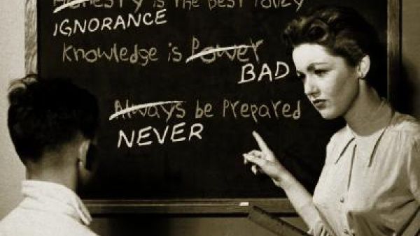 Sex education in the classroom. (Image source: "queenslyfe.com")
