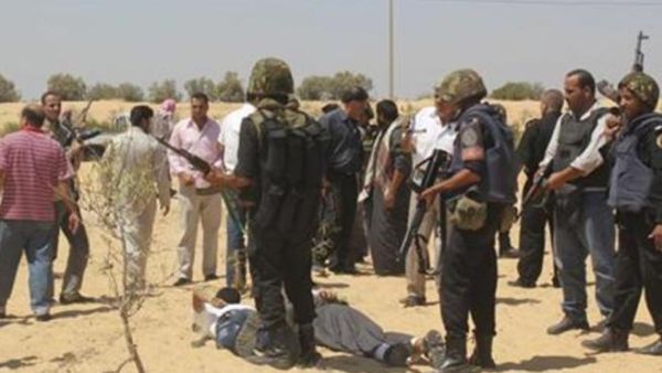 قوات أمن مصرية تلقي القبض على مشتبه بهم شمال سيناء 