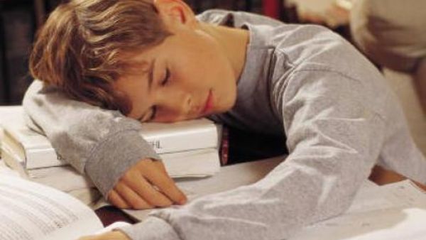 سلوك الأطفال في مرحلة المدرسة الابتدائية يتأثر بمقدار ما يحصلون عليه من نوم أم لا سلوك الأطفال في مرحلة المدرسة الابتدائية يتأثر بمقدار ما يحصلون عليه من نوم أم لا