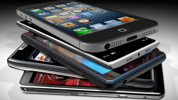 Sales of feature phones to end users totaled 210 million units and declined 21 per cent year-over-year.
Sales of feature phones to end users totaled 210 million units and declined 21 per cent year-over-year.