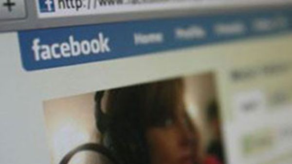 Mobile advertising for the social-networking site Facebook has jumped by 30 per cent 
