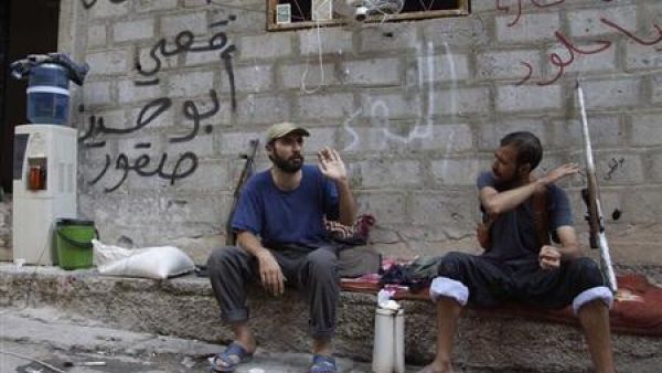 مقاتلون من الجيش السوري الحر في دير الزور