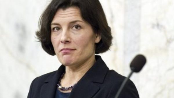 وزيرة الدفاع السويدية كرين انستروم