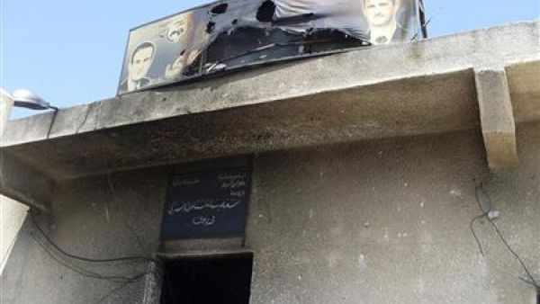 الافراج عن 10 مثقفين