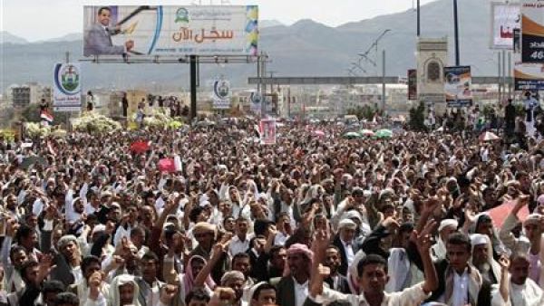 متظاهرون ضد الرئيس اليمني في صنعاء