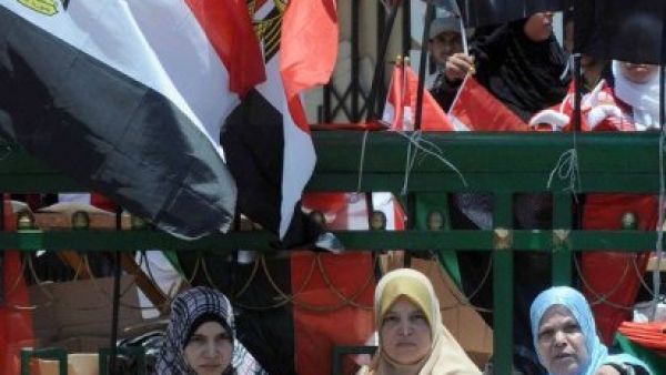 متظاهرات في ميدان التحرير