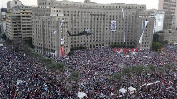 متظاهرون يحتشدون في ميدان التحرير تأييدا للجيش يوم الجمعة