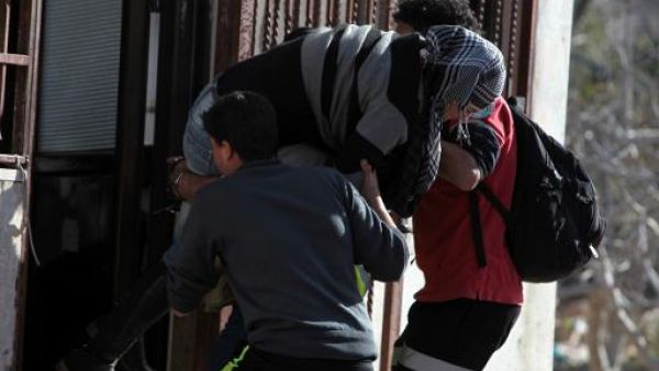 الشابة منال تميمي اصيبت في الساق برصاص الجيش الاسرائيلي في قرية النبي صالح 
