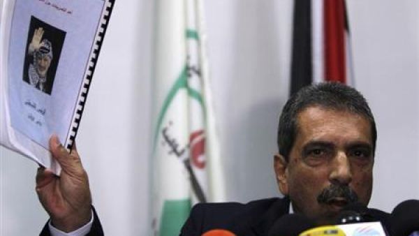 اللواء توفيق الطيرواي رئيس لجنة التحقيق الفلسطيينة في قضية استشهاد الرئيس الراحل ياسر عرفات 
