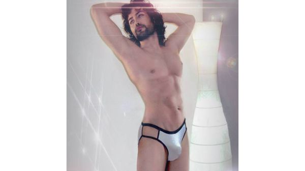 Tomy told his fans: “Be sexy if you trust the size of your package.” (Image: Facebook)