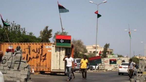 ثوار ليبيون في شوارع طرابلس 
