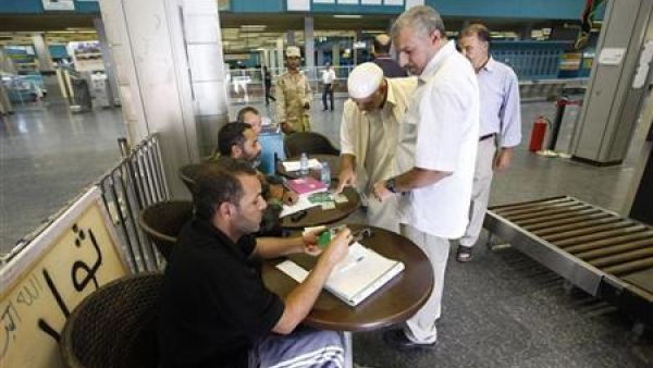 مطار طرابلس الدولي من الداخل
