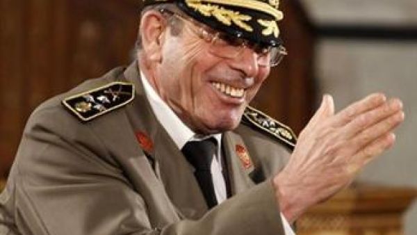 قائد اركان الجيش التونسي رشيد عمار في مقر الحكومة بتونس العاصمة
