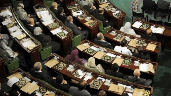 عمّقت استقالة حكومة حمادي الجبالي الأزمة الاقتصادية في تونس