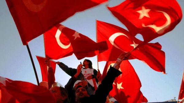 Turkey's foreign Minister urged businesses to invest in the MENA region