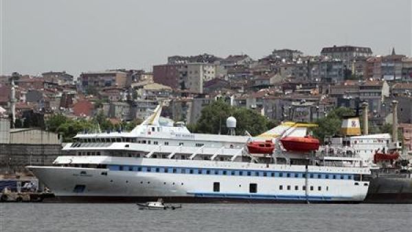 سفينة المساعدات التركية مافي مرمرة أثناء صيانتها في اسطنبول
