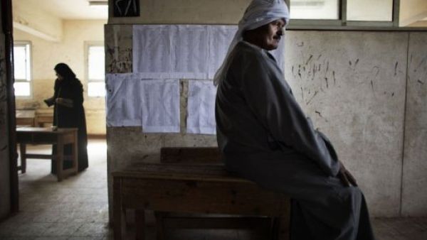 المصريون يواصلون الاقتراع