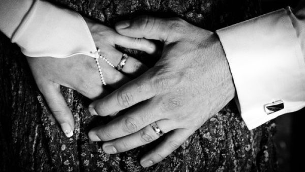 Yemenis hope that reducing the dowry standard will encourage more people to marry in times when high levels of poverty and unemployment compete with traditional tribal marriage traditions (Shutterstock)