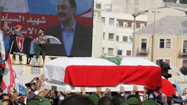 لبنانيون يشيعون جنازة وسام الحسن في بيروت الاحد