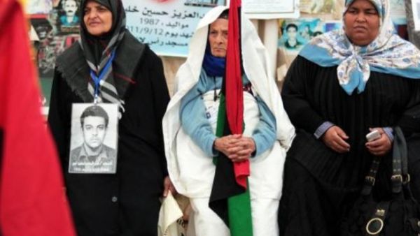 نساء ليبيات يحتفلن بالقبض على سيف الاسلام نجل الزعيم الراحل معمر القذافي في بنغازي
