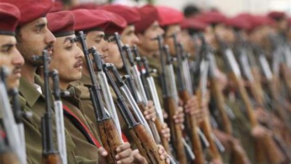 جنود يمنيون خلال عرض عسكري في صنعاء جنود يمنيون خلال عرض عسكري في صنعاء