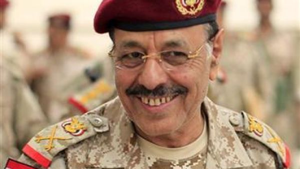  اللواء علي محسن صالح الأحمر 