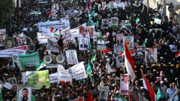 اهالى قتلى من المتظاهرين اليمنيين يريدون محاكمة صالح  