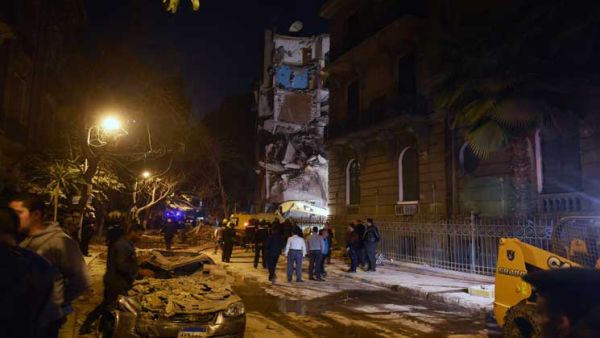 كثيراً ما تشهد مصر انهيارات مبان نتيجة البناء العشوائي
