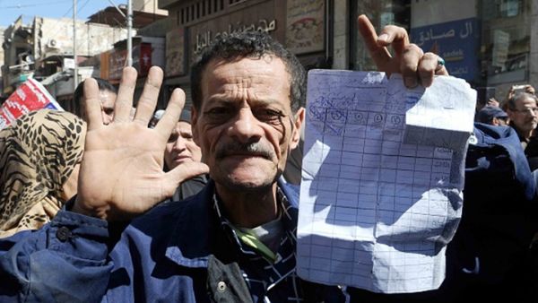 مظاهرات غير مسبوقة من عوام المصريين وبسطائهم