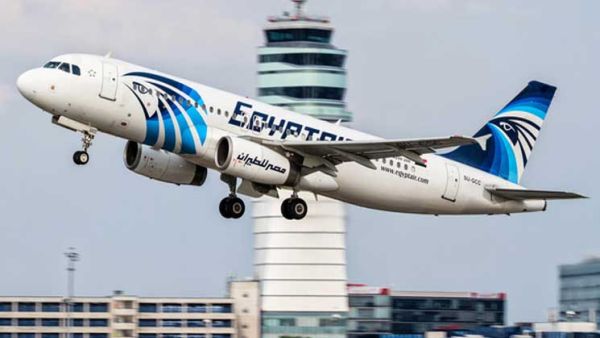 روسيا ومصر تستأنفان الرحلات الجوية بينهما بعد توقف لسنتين
