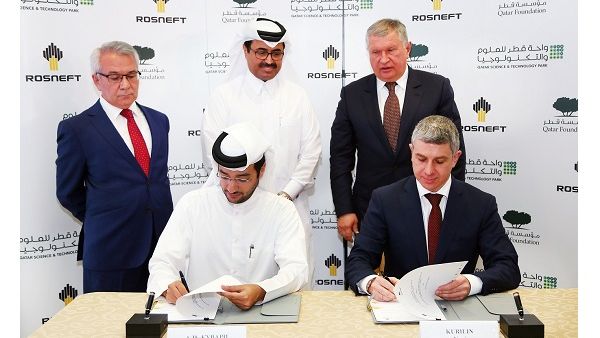 Qatar Foundation and Rosneft sign an agreement at Qatar Science & Technology Park.