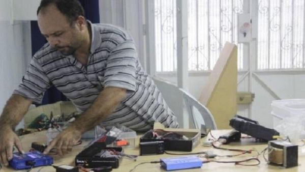 الزواري خبير عسكري في حركة حماس عمل في مجال تطوير الطائرات المسيرة بدون طيار 