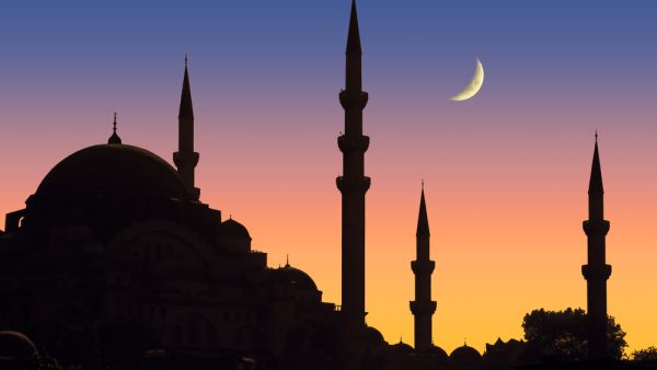 Depending on location, Muslims around the world can be waiting anywhere from 10 hours to nearly 18 hours to break their fast. (Shutterstock)