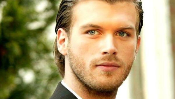 Kivanc has finally married his gf of two years in Paris. (Facebook)