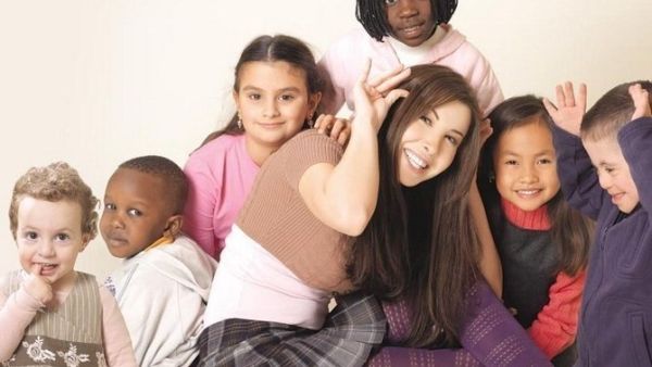 Nancy has a natural chemistry with kids. (Image: Pixshark.com)
