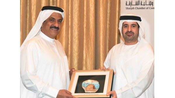 قال خالد بن بطي الهاجري مدير عام غرفة تجارة وصناعة الشارقة، إن توقيع اتفاقية التعاون بين الغرفة ومجلس الإمارات للمستثمرين في الخارج، يأتي انطلاقاً من دور الغرفة كممثل أول للقطاع الخاص في إمارة الشارقة.