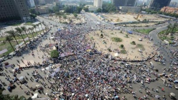 متظاهرون في ساحة التحرير