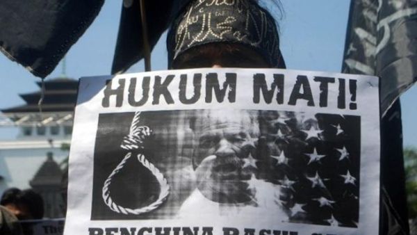 ألقت الشرطة الإندونيسية القبض على 11 شخصا يشتبه أنهم متشددون إسلاميون