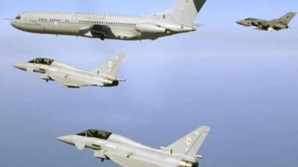 مقاتلات من طراز (تايفون) تابعة لسلاح الجو البريطاني، اعترضت مقاتلتين سوريتين