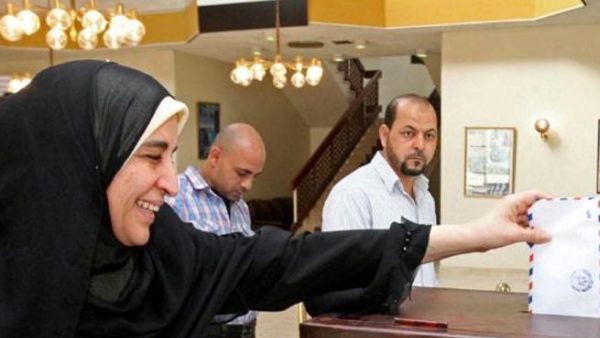 يجري الاستفتاء على مرحلتين