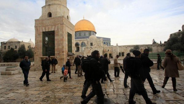 تشرف القوات الاسرائيلية على جميع الطرق المؤدية الى المسجد الاقصى