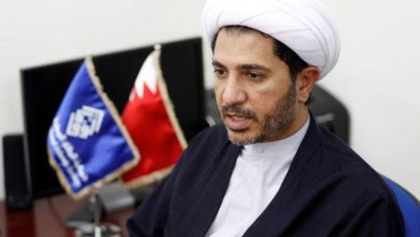 الشيخ علي سلمان الأمين العام لجمعية الوفاق المعارضة المحظورة حاليا
