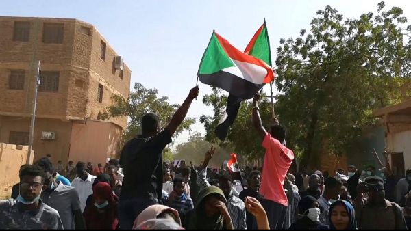 تظاهرات تضامنا مع العاطلين عن العمل 
