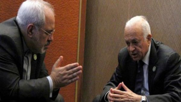 وزير الخارجية الايراني محمد جواد ظريف والأمين العام للجامعة العربية نبيل العربي