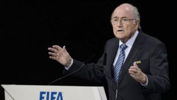  جوزف بلاتر “فورا” رئيس الاتحاد الدولي لكرة القدم (فيفا)