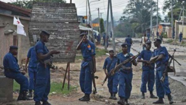 حملت القمع السياسي في بورندي أدت إلى مقتل 400 شخص على الأقل 